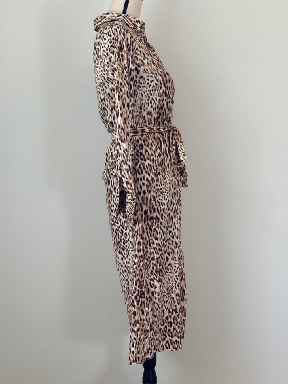 BR Factory Midi Shirt Dress w/Black Slip & Pockets in Cream & Black Animal Print - Picture 5 of 7